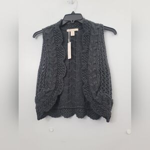 SASSO + SMYTH Cable Knit Vest With Scallop